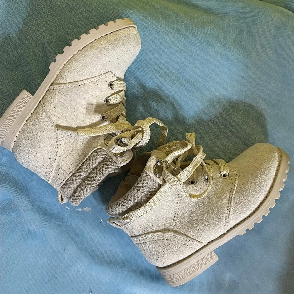 NEW Jumping Beans Cream Lace-Up Kids Boots size 7 toddler girls